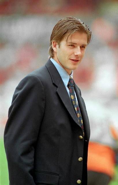 贝嫂多次原谅出轨的贝克汉姆,如今49岁却比老公显年轻_维多利亚