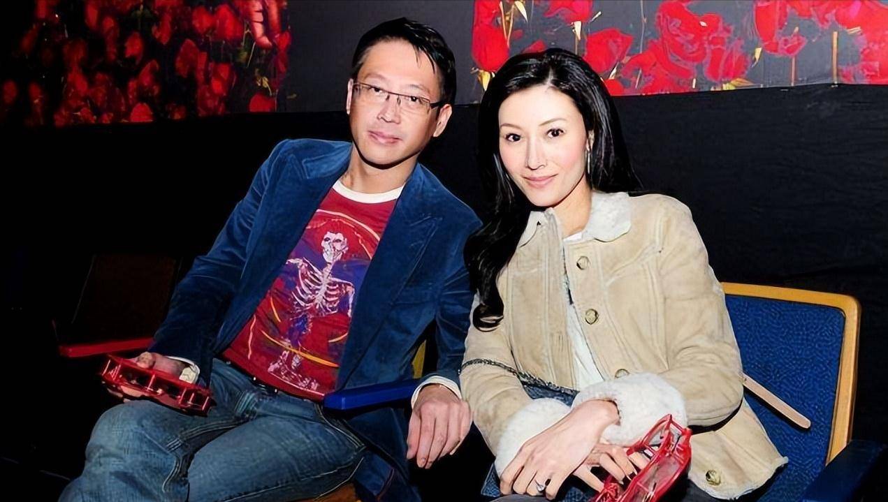 何超琼与许晋亨分手22年后,一个49岁当爸爸,一个60岁未婚无子女