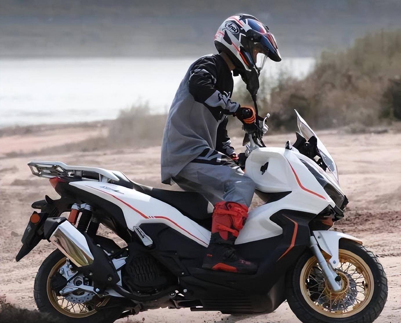 天鹰adv踏板tt150上市,跨界adv风格又添一匹黑马!_搜狐汽车_搜狐网