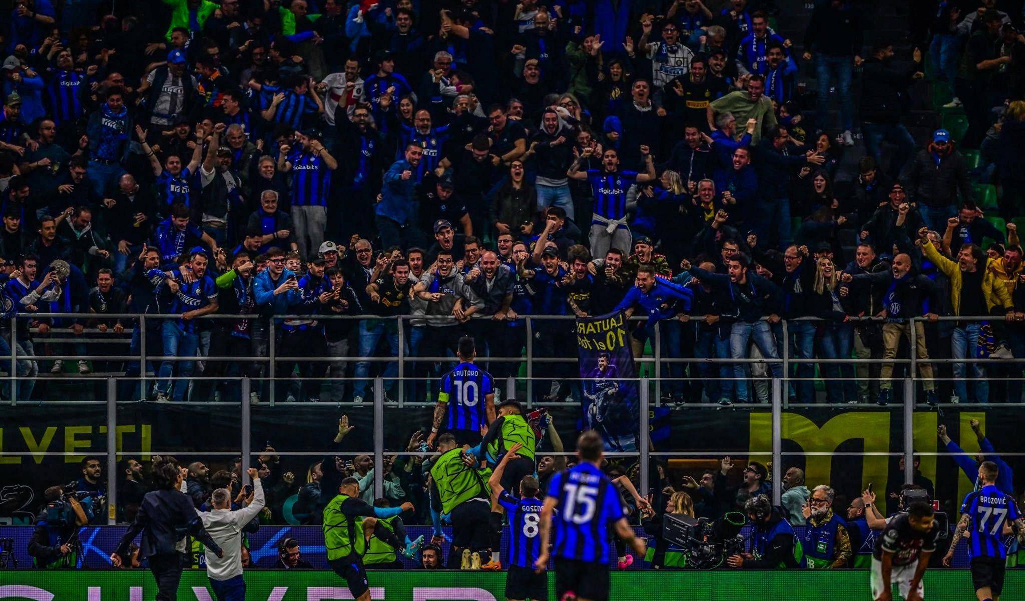 18年前,马特拉齐和鲁伊-科斯塔并肩观看了成为欧冠历史经典的烟花;18