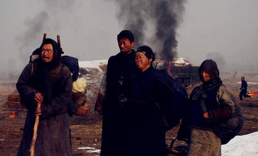 《1942》:历经两次禁拍,反应最丑陋人性,成冯小刚票房最差电影_张国立