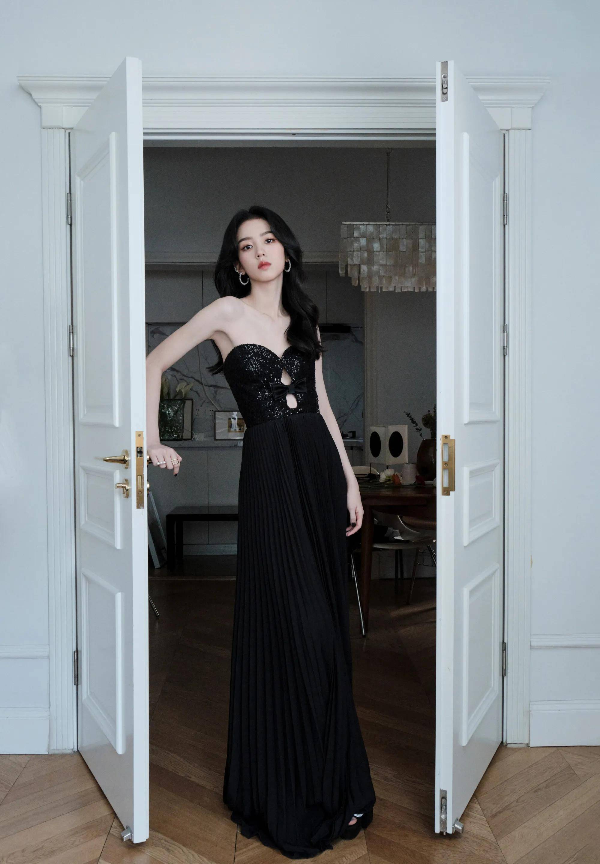 解锁更多明星美照,欢迎大家关注我.