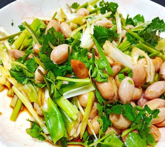 凉拌花生米,清新爽口,家家必备的凉拌菜_香菜_大葱_天下