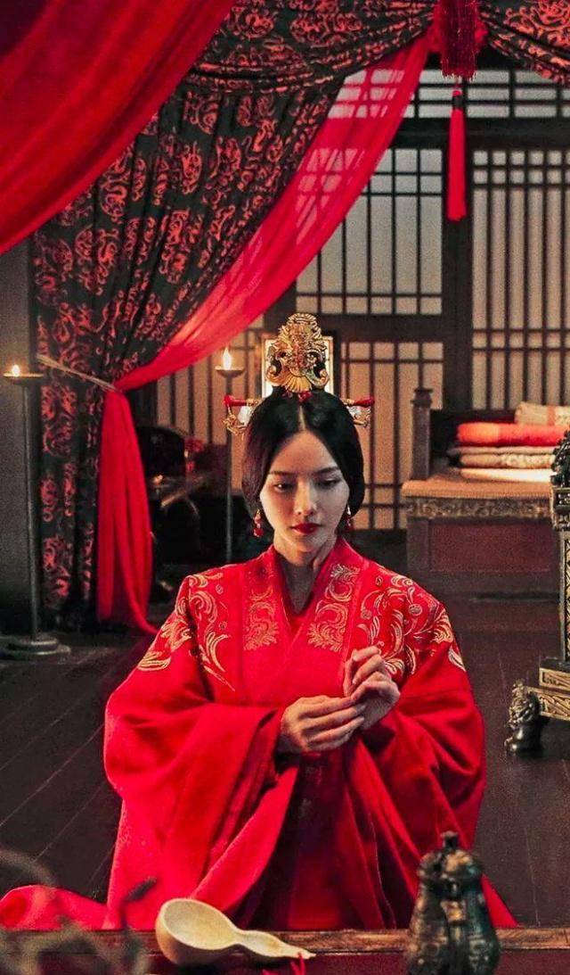 倾城倾国碾压二乔,本该名列"四大美人,因名字拗口名气不大_甄宓_曹丕