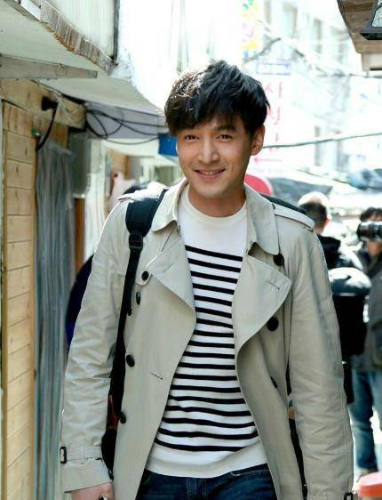 在事业正火时,一场车祸让他经历了人生的大起大落_胡歌_蔡艺侬_时候