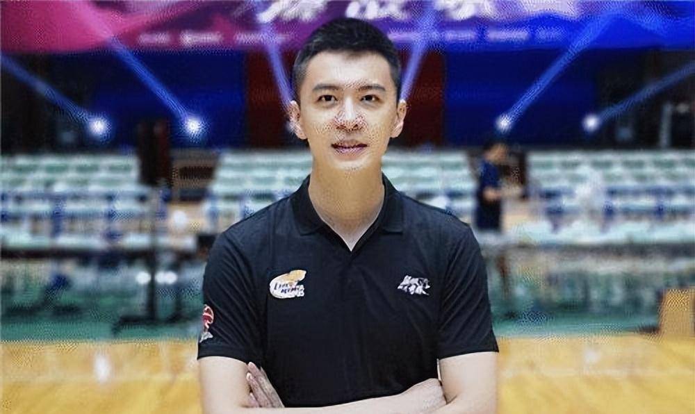 自曝曾申请辞职,杨鸣表态:辽篮温暖,郭艾伦赵继伟一个都不能走_指导