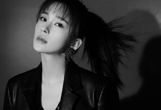 从赵韩樱子到赵樱子，改名不改运气，依旧是备受期待的女演员！（赵樱子是韩国人吗）