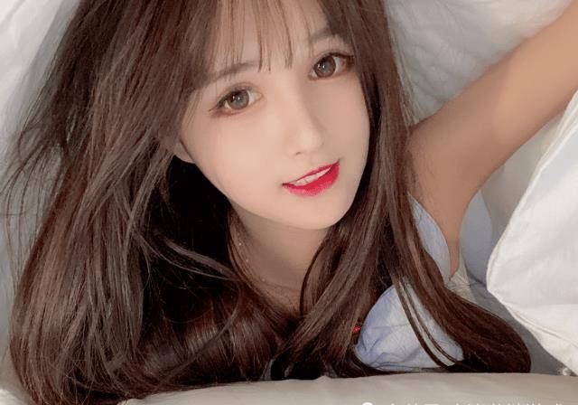 这件事情曝光之后,这位名叫沫沫的女主播也备受争议.