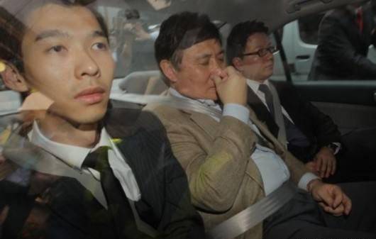 哥哥则举报弟弟,还让曾经香港的二把手落马_郭炳联_郭炳江_许仕仁