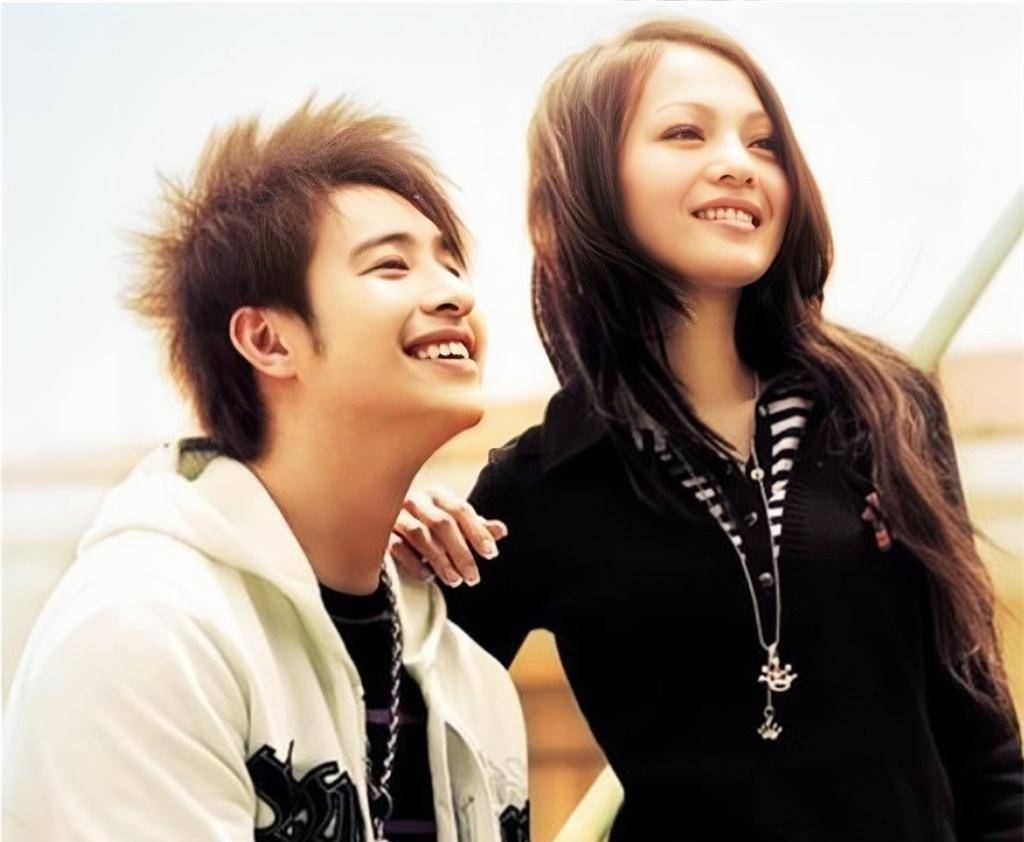 "情歌小天后"张韶涵浴火重生,一曲《阿刁》成功翻红_范玮琪_网友_男友