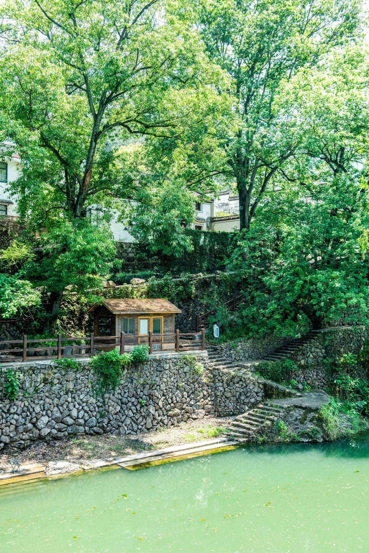 古居为中心展现出一幅独特的山水画卷古桥是茆坪村的一道亮丽风景线
