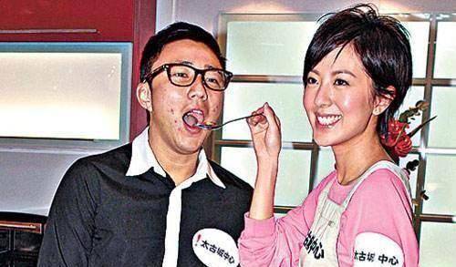 结束完第一段恋情之后,2005年唐诗咏与崔建邦相恋,两人因为节目"k-100