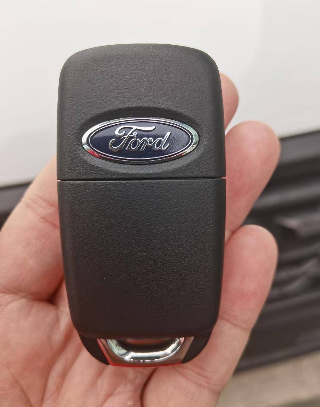 江铃福特新全顺6座,除了外观和内饰照片,还把钥匙也晒出来啦_搜狐汽车