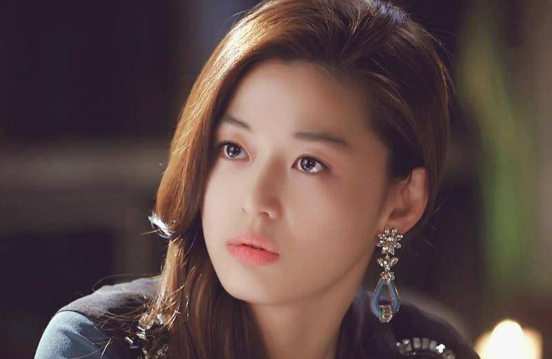 "投资天才"全智贤抛售豪宅赚3000万,魅力人生不止有高颜值_网友_女神