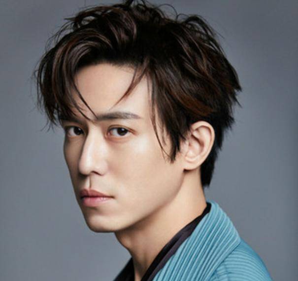 娱乐圈真正的太子爷,身份背景盖过向佐,王思聪都惹不起_父亲_陈楚河