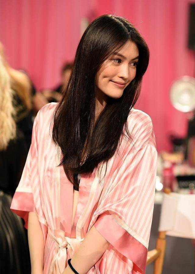 《奔跑吧兄弟》第八季路透,蔡徐坤张翰特邀同行,何穗颜值担当!