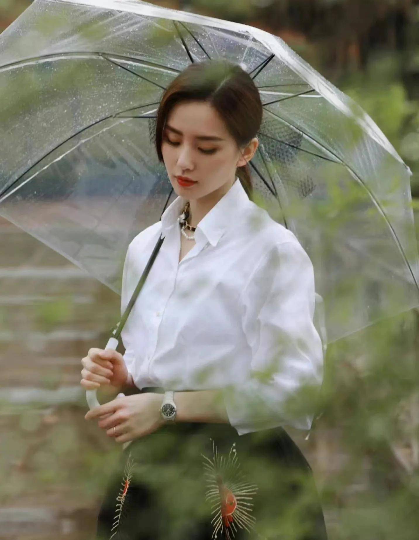 女明星的撑伞图,你被哪位姐姐美到了呢_漂亮_氛围_内容
