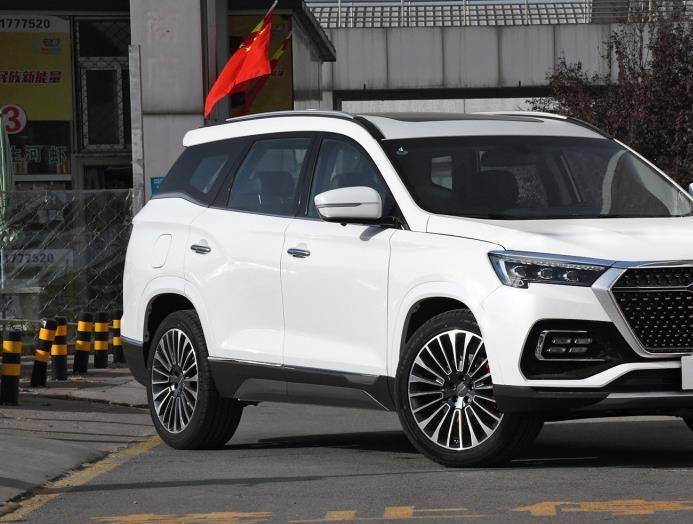 奇瑞捷途x95,轴距超2米8,配8个气囊,197马力 油耗6.