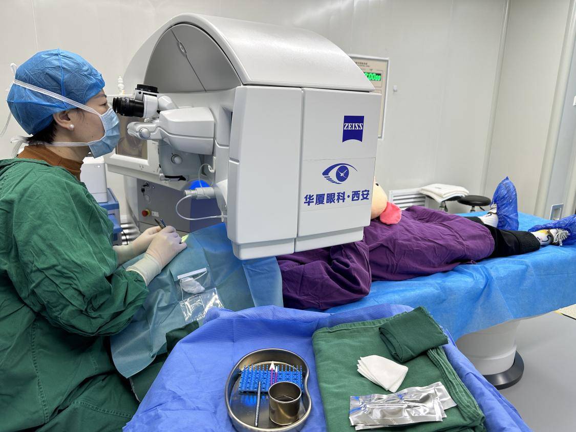 韦伟主任介绍到,通常,手术后第二天达到或者接近正常视力