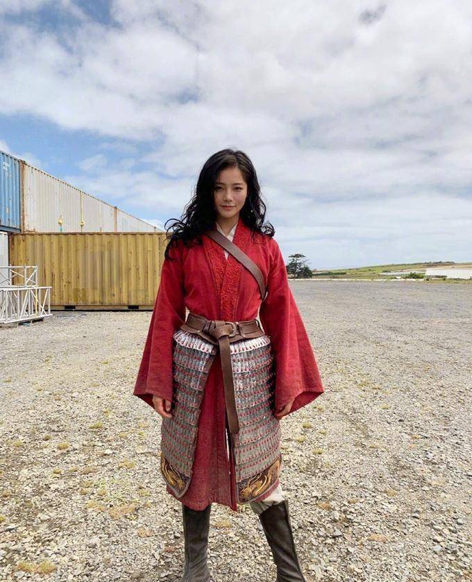 《花木兰》刘亦菲的武术替身正面照来了,颜值爆表简直不输本人_姐姐