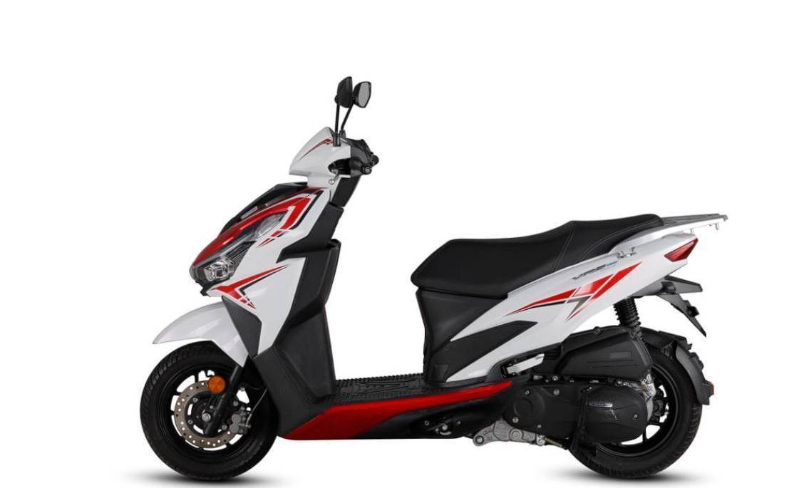 高性价比运动踏板,大阳vrs150,售价12980起,全系标配前后abs_搜狐汽车