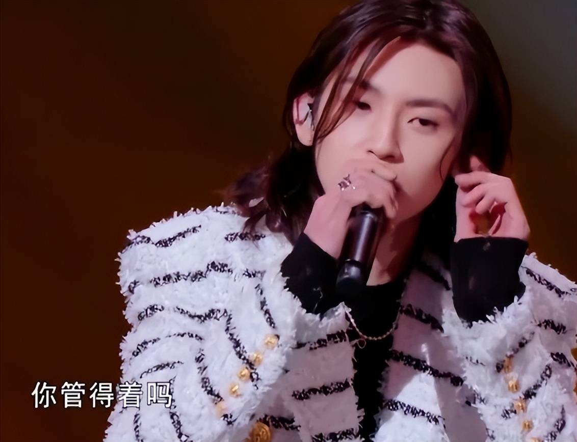 梁源发10条动态怼小鬼:演出结束扔话筒,出场费7位数_节目组_音乐_声音