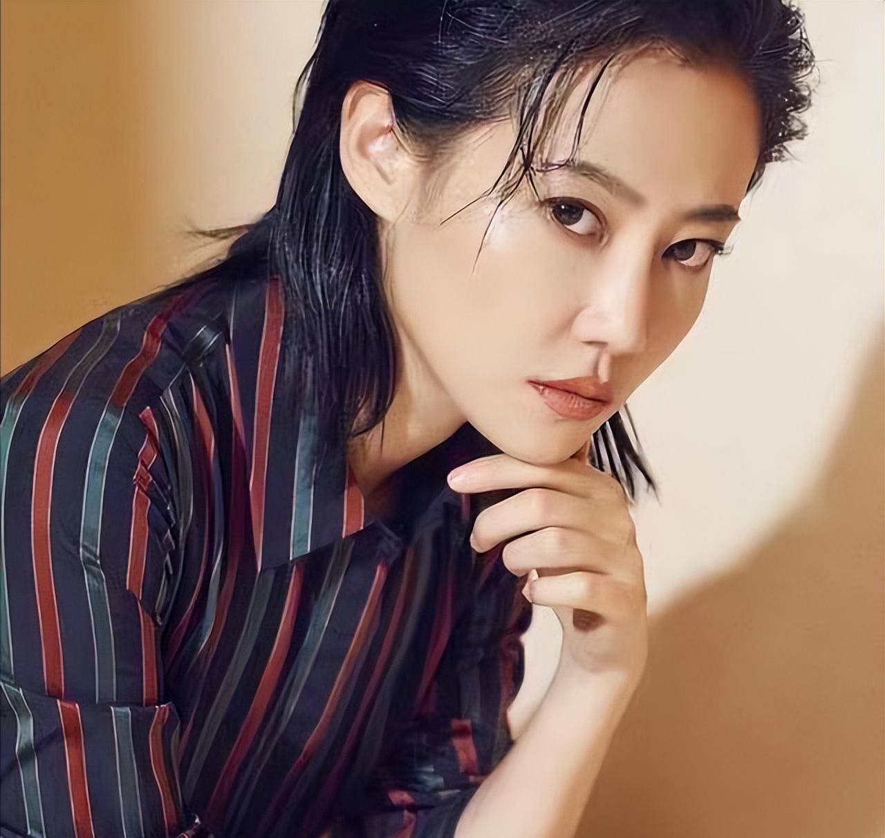 80年代,曾经不靠颜值成长起来的实力派女明星_秦海璐_演技_谭卓