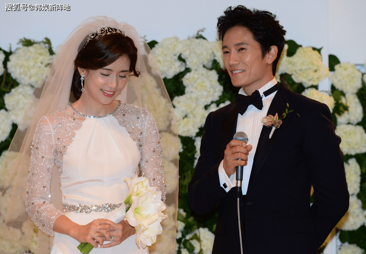 李宝英晒剧组合照,宠妻狂魔池晟直言好漂亮,他们的爱情就是童话_演艺