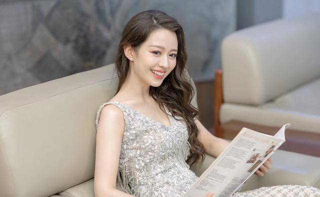 娱乐点评:刘亦菲,易烊千玺,杨紫,李兰迪,吉娜,徐怀钰_团队_演技_因为