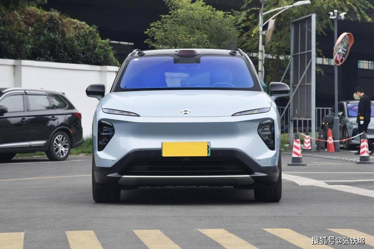 原创
                实力派的强强对决！岚图FREE对比蔚来ES7，谁更值得入手？3