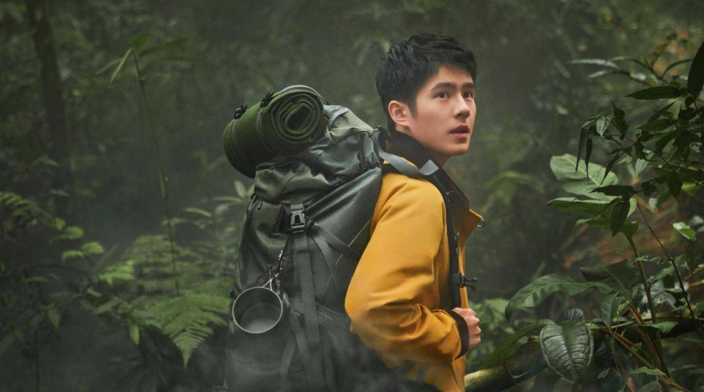 《燃冬》计日而待,刘昊然领略东北雪域,女主颜值时尚绝伦_周冬雨