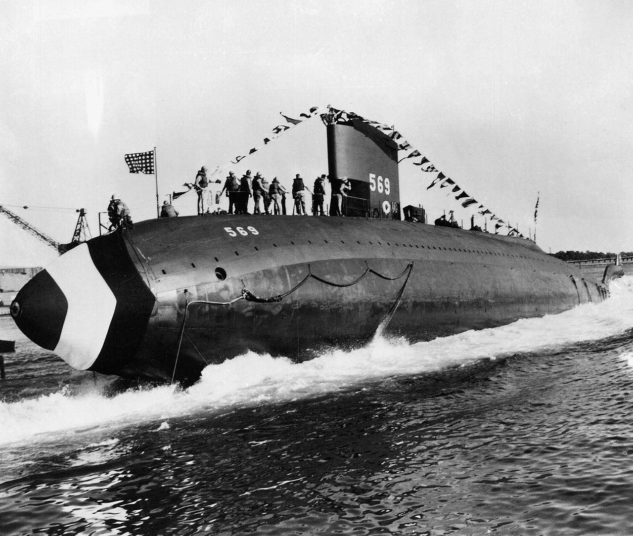 诺第留斯号潜艇图片