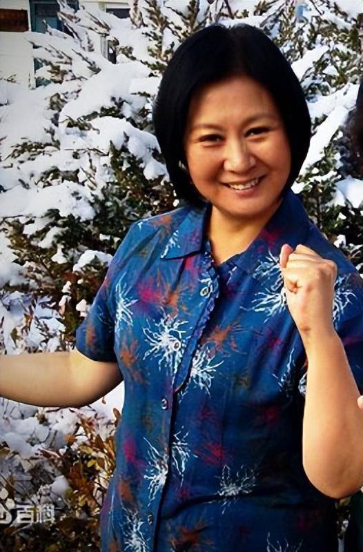 赵大叔搭档黄晓娟近况:容颜已经老去,晚年生活低调又幸福_表演_小品