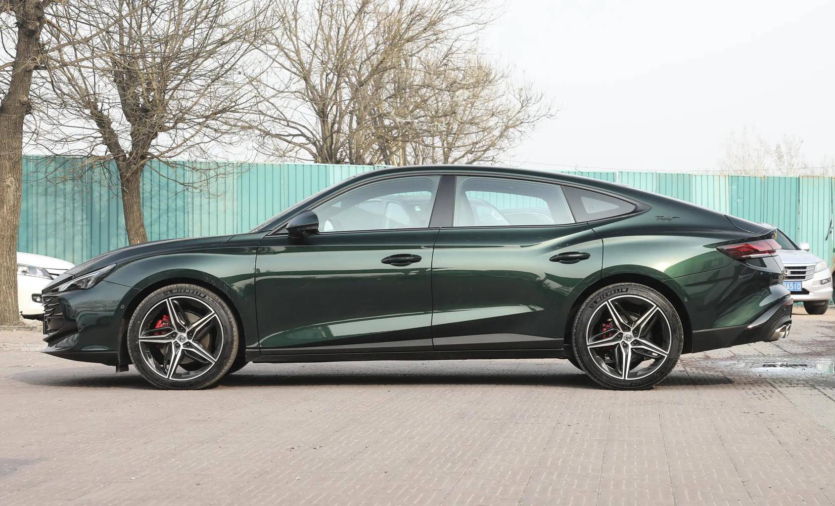 5s破百,跑车身姿还有无框车门,带你看中型轿车名爵7_搜狐汽车_搜狐网