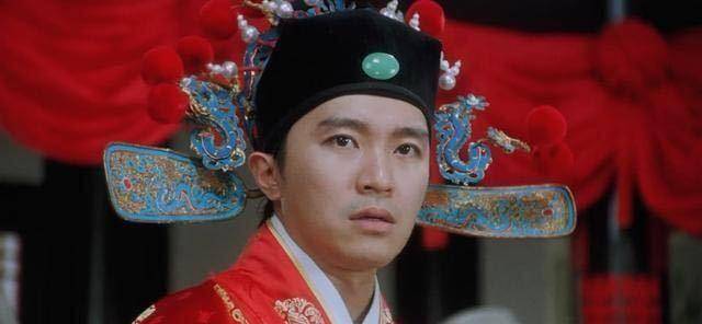 《唐伯虎点秋香》隐藏的细节:周星驰以何名进入的华府_唐寅_华夫人