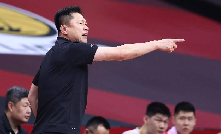 外界猜测,60岁的李春江将因该事件决定退役,正式结束执教生涯.