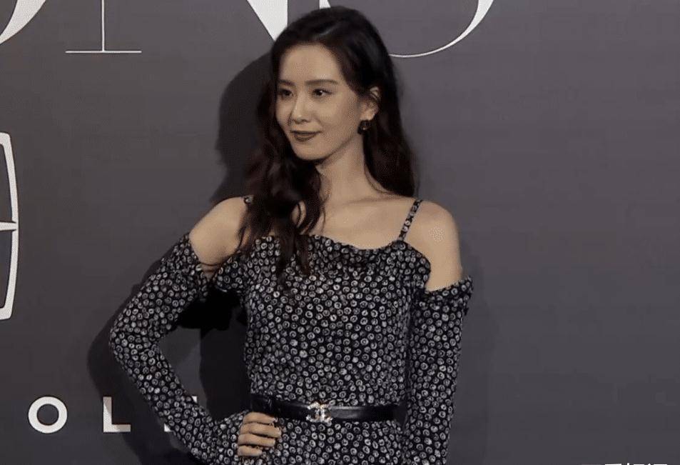 刘诗诗被曝无美颜生图,34岁状态让人不敢信,走路带风霸气难挡_活动
