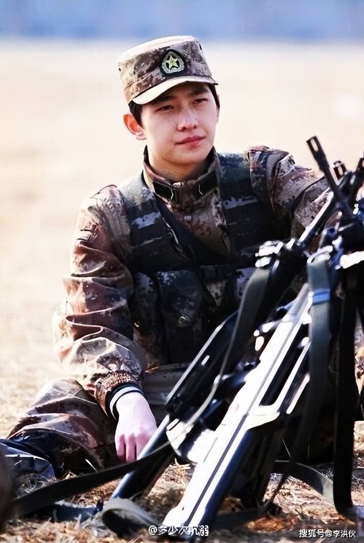 留下了后遗症,经常在宣传发布会或者其他节目中看到杨洋咳嗽的身影