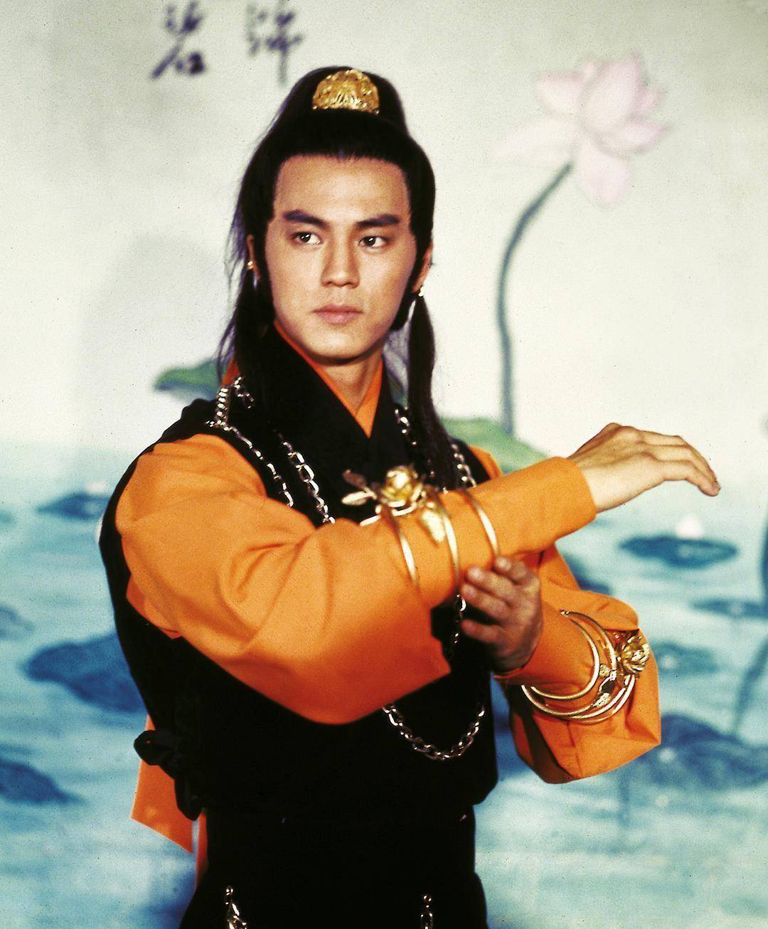 6版楚留香颜值比拼,谁当得起玉树临风,谁拿着扇子要烤串_狄龙_郑少秋