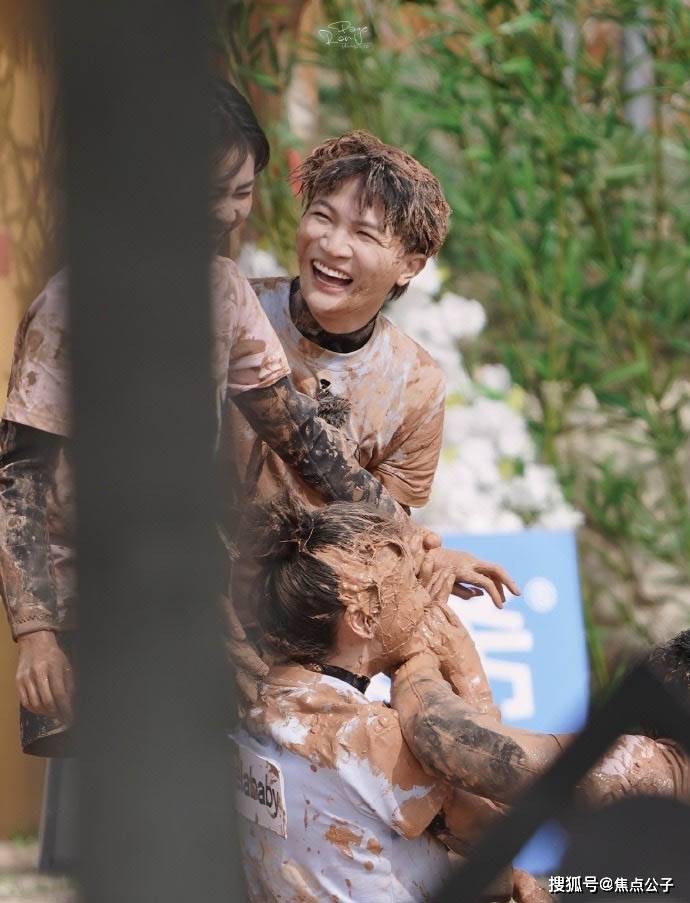 李晨杨颖范丞丞变身泥猴,网友:节目组开始反思了_嘉宾_周深_观众