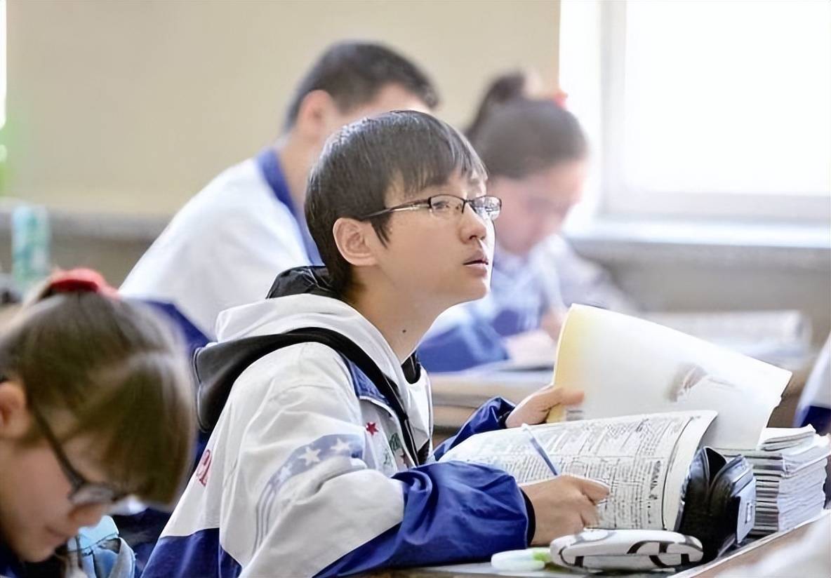 在大学当高中生 来自搜狐网
