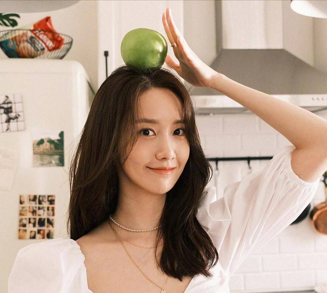 林允儿的时尚写真,每一张都是那么的清纯美丽_漂亮_女明星_脸蛋