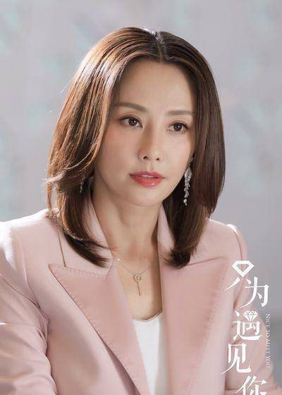 魏千翔饰演的于毅是沉稳冷静的化身,他的世界里一开始只有事业,然而和