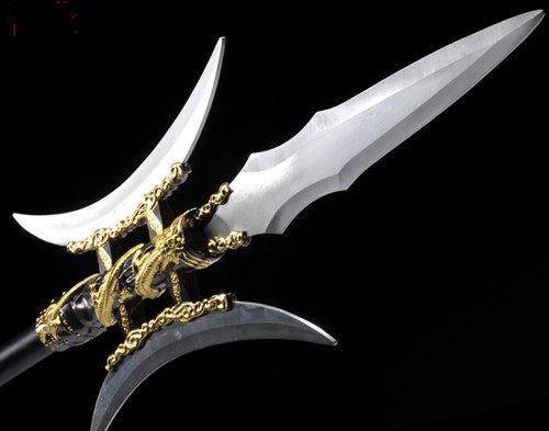 吕布的器方天画戟是双月牙还是单月牙,实际使用的兵器是什么?