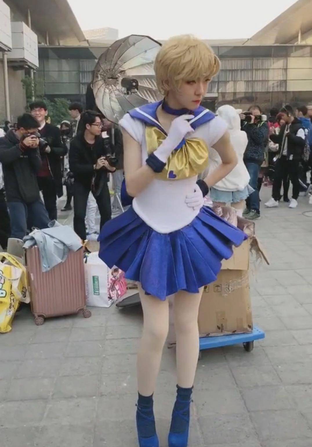 漫展上还原动漫角色的cos,太乙真人超越原版,迪迦还原本尊_姐姐_动画