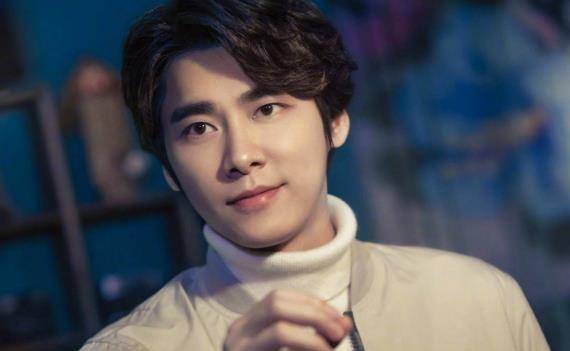 33岁李易峰出镜带货,失去了10级ps待遇,这颜值认真的吗?