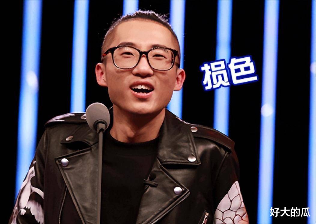 然而几季之后,李诞剃去了招摇的头发,成了光头,入股了笑果,众人对他的