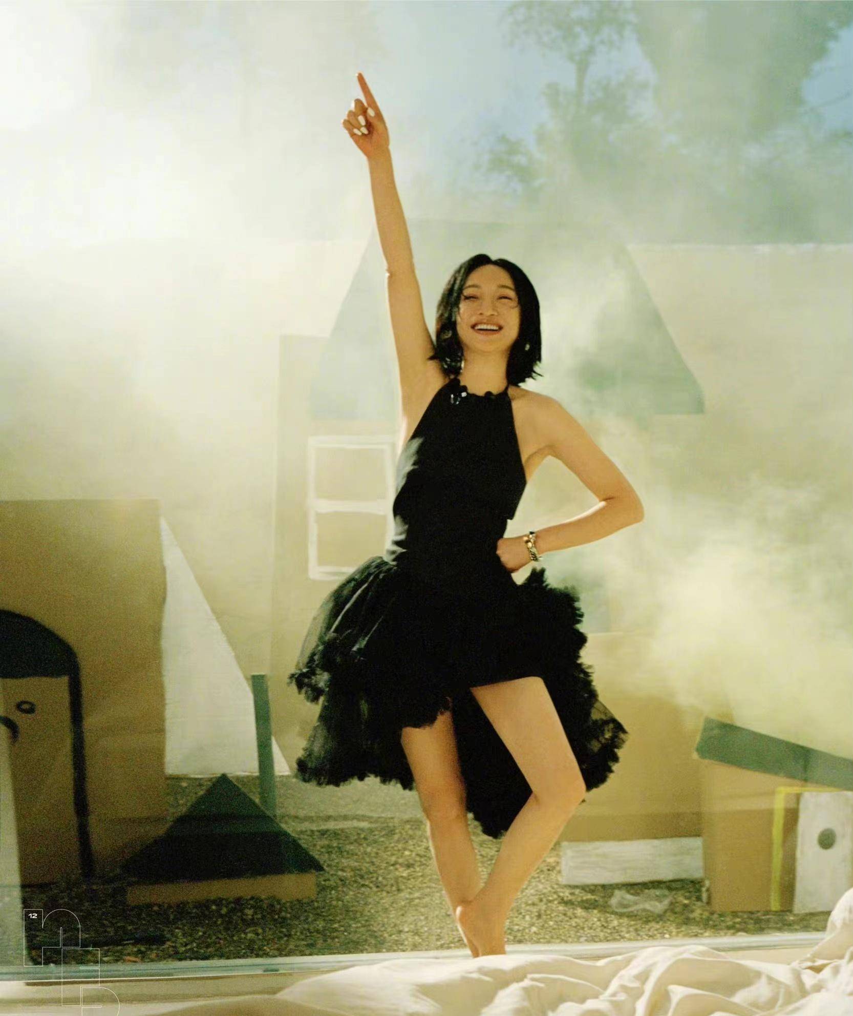 48岁周迅气质在娱乐圈中独一份!