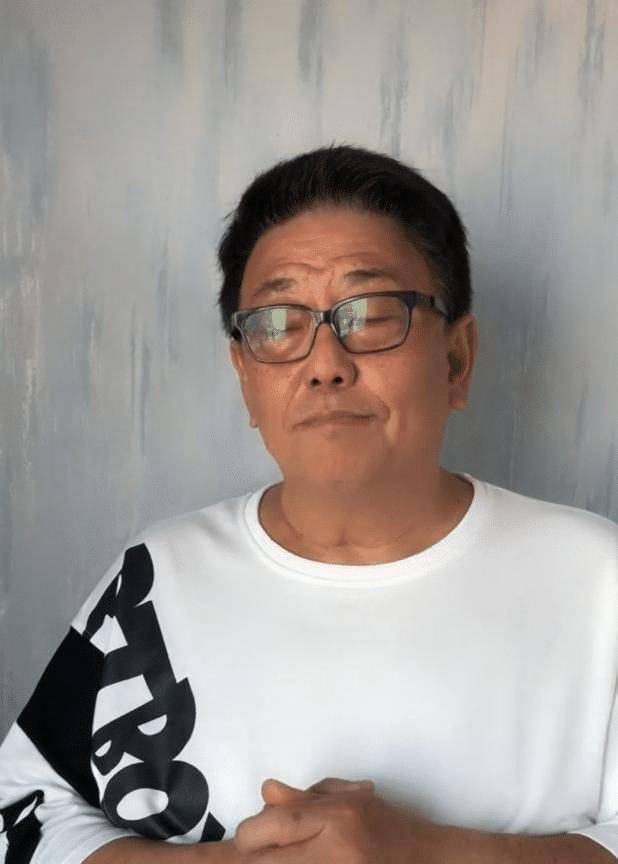 67岁楼南光近况,分享《僵尸先生》幕后故事:林正英曾学过道术_电影