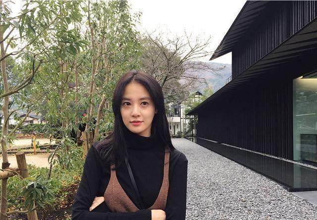 gd权志龙被曝与苏志燮前女友同游济州岛4天3夜,恋情去年已开始!